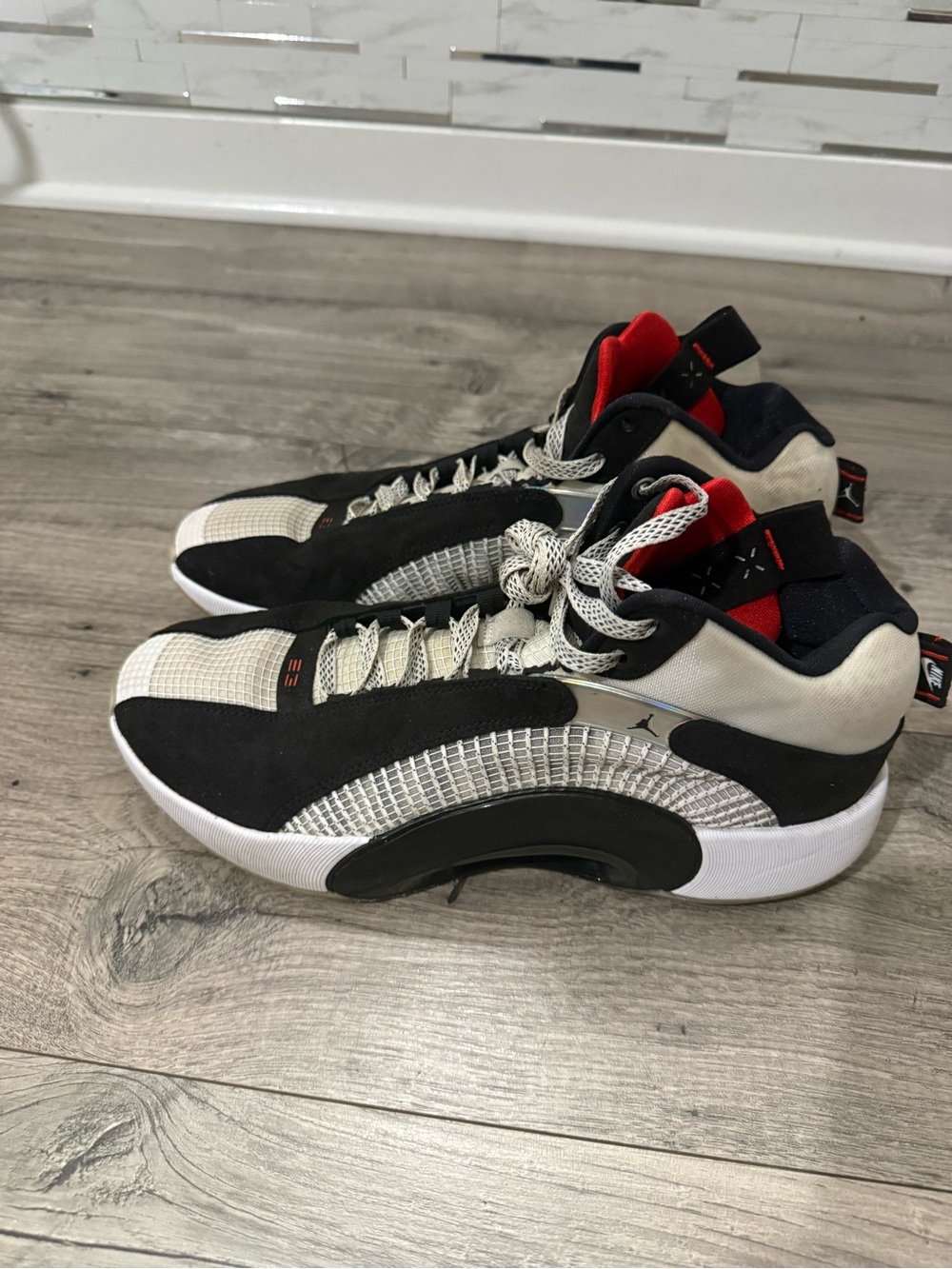 Jordan Men's Black, White & Red Retro-Style Basketball Sneakers